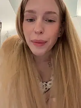 kira mia online show from 4, 6, 2026