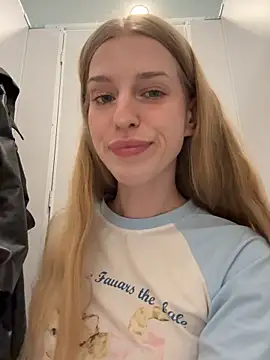 kira mia online show from 20, 5, 2026