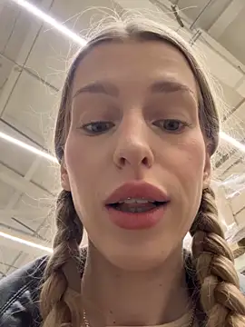 kira mia online show from 19, 12, 2025