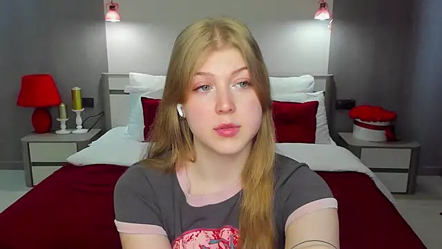 Snapshot of Stella_Light chatting on 11, 5, 2026 Stella Light online show from 11, 5, 2026