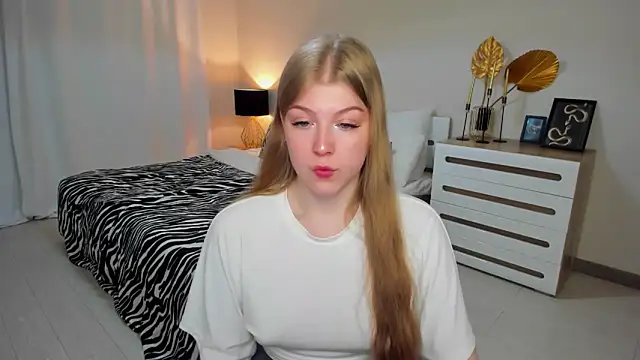 Snapshot of Stella_Light chatting on 3, 6, 2026 Stella Light online show from 3, 6, 2026