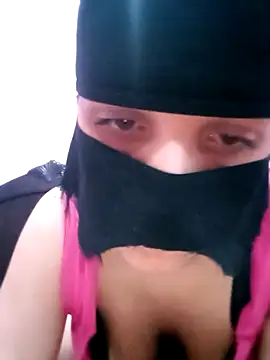 SandyAmr online show from 4, 12, 2025