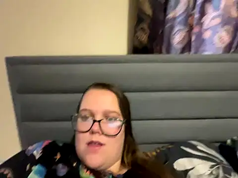 Snapshot of Scarletcum22 chatting on 7, 11, 2025 Scarletcum22 online show from 7, 11, 2025