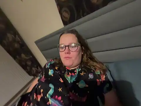 Snapshot of Scarletcum22 chatting on 17, 12, 2025 Scarletcum22 online show from 17, 12, 2025