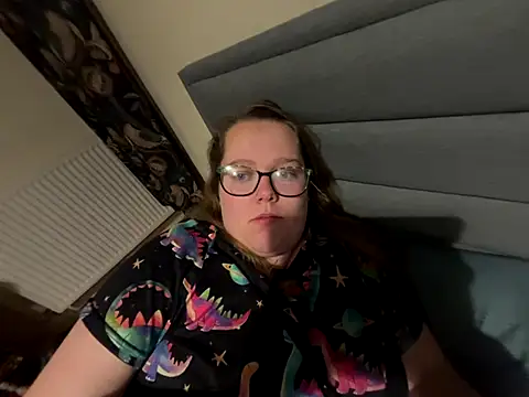 Snapshot of Scarletcum22 chatting on 18, 12, 2025 Scarletcum22 online show from 18, 12, 2025