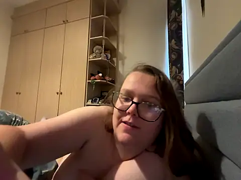 Snapshot of Scarletcum22 chatting on 19, 10, 2025 Scarletcum22 online show from 19, 10, 2025