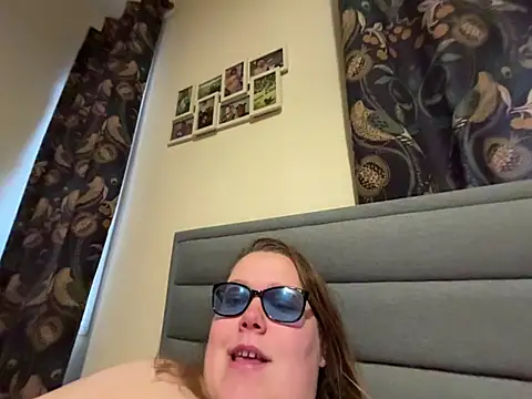 Snapshot of Scarletcum22 chatting on 1, 2, 2026 Scarletcum22 online show from 1, 2, 2026