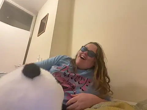 Snapshot of Scarletcum22 chatting on 4, 2, 2026 Scarletcum22 online show from 4, 2, 2026