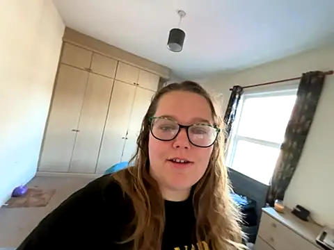 Snapshot of Scarletcum22 chatting on 2, 11, 2025 Scarletcum22 online show from 2, 11, 2025