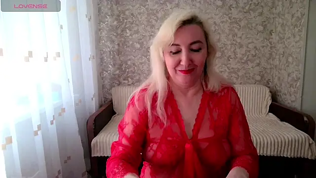 Snapshot of LadyKriss chatting on 16, 4, 2026 LadyKriss online show from 16, 4, 2026
