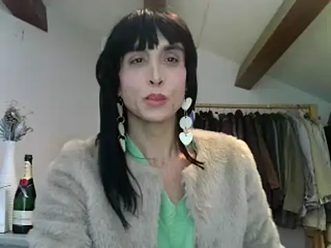 DeboraMee online show from 25, 10, 2025