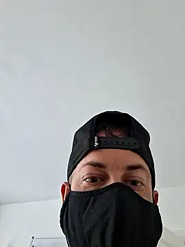 Imyourguy2025 online show from 20, 4, 2026