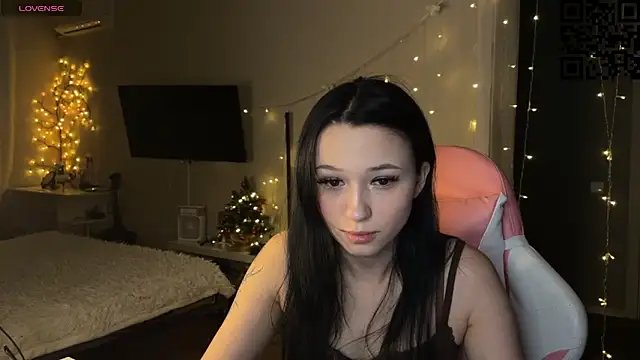 Snapshot of ella_simons chatting on 13, 1, 2026 ella simons online show from 13, 1, 2026