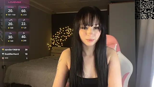 Snapshot of ella_simons chatting on 20, 3, 2026 ella simons online show from 20, 3, 2026