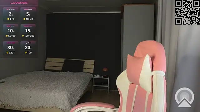 Snapshot of ella_simons chatting on 8, 2, 2026 ella simons online show from 8, 2, 2026