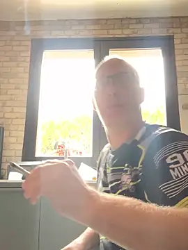 Snapshot of Cedric7653 chatting on 31, 5, 2026 Cedric7653 online show from 31, 5, 2026