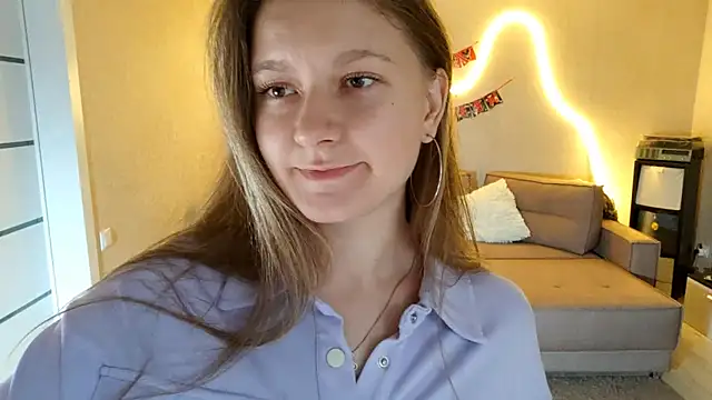 Snapshot of IwiDream chatting on 22, 10, 2025 IwiDream online show from 22, 10, 2025
