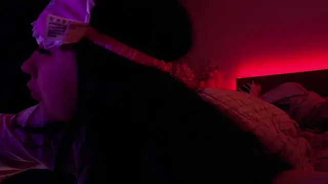 Felicia Herceg online show from 12, 11, 2025