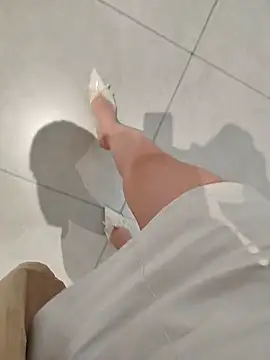 Mina-02 online show from 12, 2, 2026