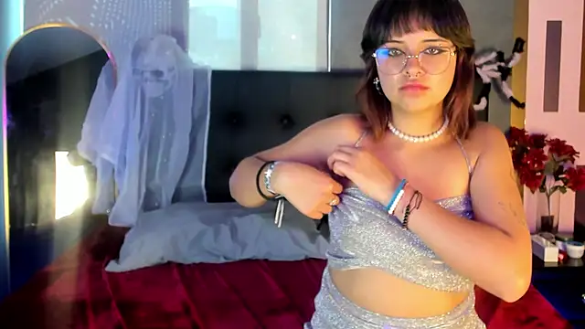 Ivy  storm online show from 21, 10, 2025