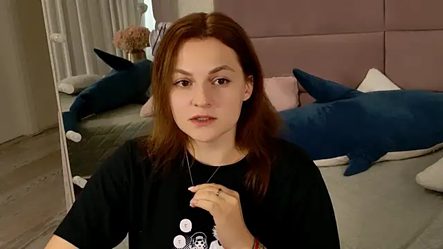 Snapshot of KirraMoss chatting on 11, 7, 2026 KirraMoss online show from 11, 7, 2026