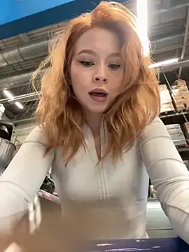 Snapshot of Eliiizaaa chatting on 9, 11, 2025 Eliiizaaa online show from 9, 11, 2025