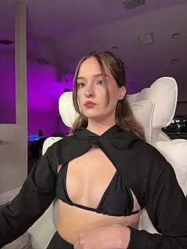 Snapshot of AngieFae_ chatting on 23, 10, 2025 AngieFae online show from 23, 10, 2025