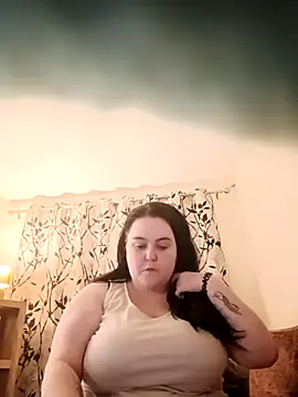 Snapshot of Maya_29x chatting on 28, 10, 2025 Maya 29x online show from 28, 10, 2025