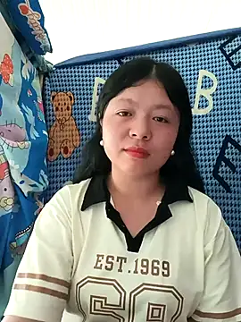 lisa-bae00 online show from 13, 4, 2026