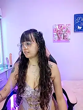 Snapshot of Pinkvixen69 chatting on 7, 5, 2026 Pinkvixen69 online show from 7, 5, 2026