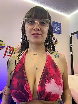 Snapshot of Pinkvixen69 chatting on 16, 6, 2026 Pinkvixen69 online show from 16, 6, 2026
