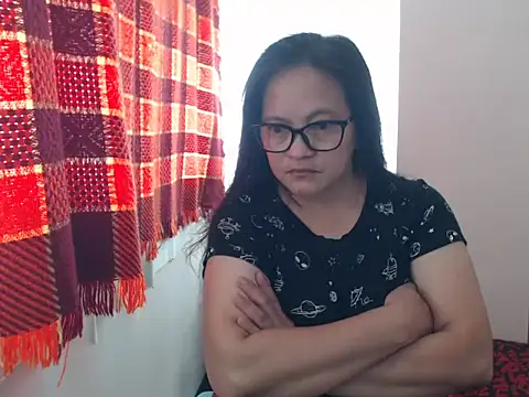 Snapshot of Kinkybela2025 chatting on 4, 7, 2026 Kinkybela2025 online show from 4, 7, 2026