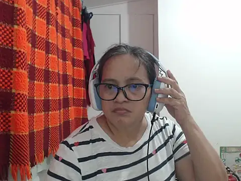 Snapshot of Kinkybela2025 chatting on 31, 7, 2026 Kinkybela2025 online show from 31, 7, 2026