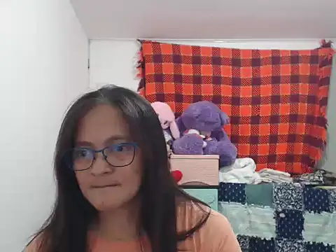 Snapshot of Kinkybela2025 chatting on 28, 10, 2025 Kinkybela2025 online show from 28, 10, 2025