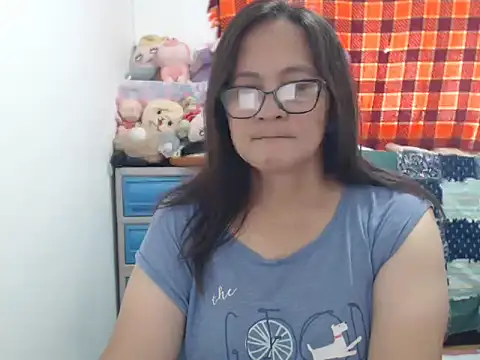 Snapshot of Kinkybela2025 chatting on 30, 10, 2025 Kinkybela2025 online show from 30, 10, 2025