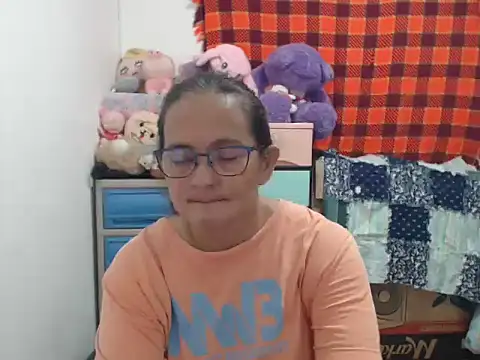 Snapshot of Kinkybela2025 chatting on 2, 11, 2025 Kinkybela2025 online show from 2, 11, 2025