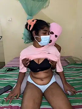Snapshot of couplesexroom chatting on 22, 10, 2025 couplesexroom online show from 22, 10, 2025