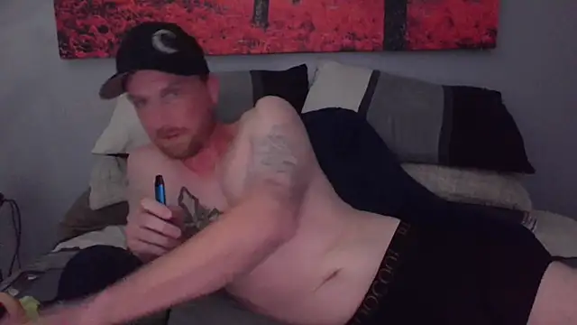 Snapshot of MightyBeast chatting on 1, 12, 2025 MightyBeast online show from 1, 12, 2025