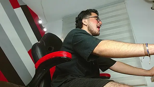 Zac Golden online show from 4, 2, 2026