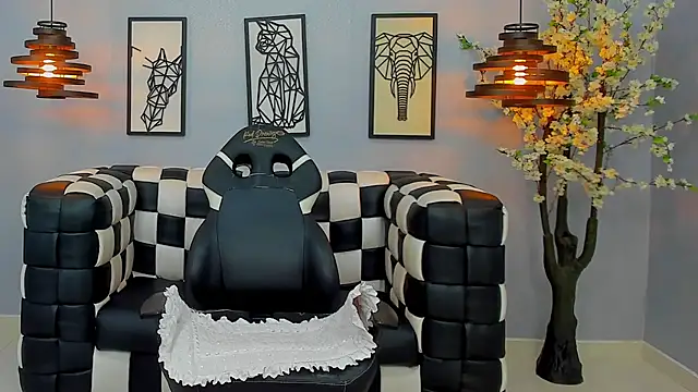 Bianca Millf online show from 13, 4, 2026