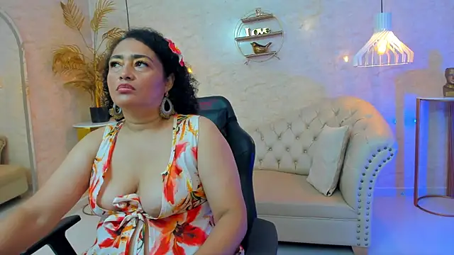 Snapshot of Bianca_Millf chatting on 29, 5, 2026 Bianca Millf online show from 29, 5, 2026