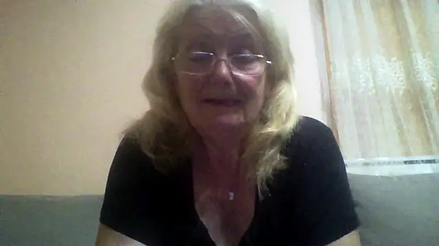 AmyLove353 online show from 29, 6, 2026