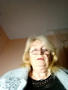 AmyLove353 online show from 12, 11, 2025