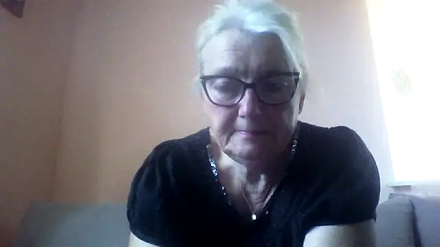 AmyLove353 online show from 16, 6, 2026