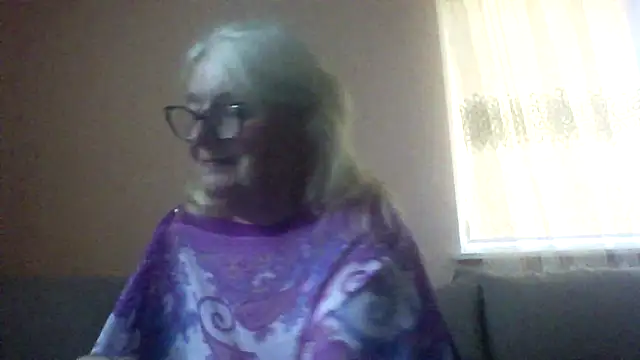 AmyLove353 online show from 17, 6, 2026