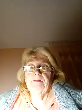 AmyLove353 online show from 8, 11, 2025