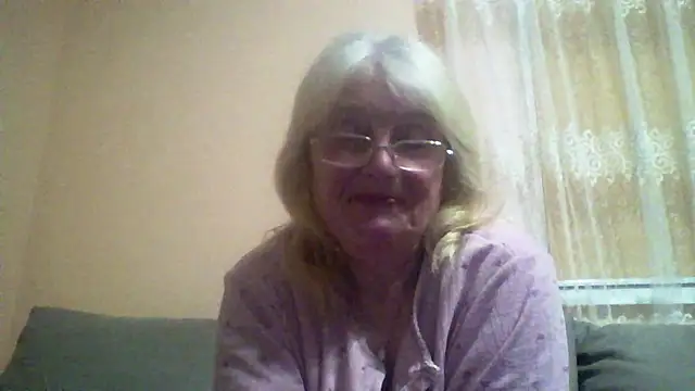 AmyLove353 online show from 4, 4, 2026