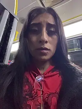 Snapshot of Violeet-Smith chatting on 29, 10, 2025 Violeet-Smith online show from 29, 10, 2025