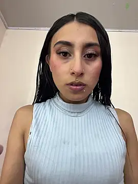 Snapshot of Violeet-Smith chatting on 11, 11, 2025 Violeet-Smith online show from 11, 11, 2025