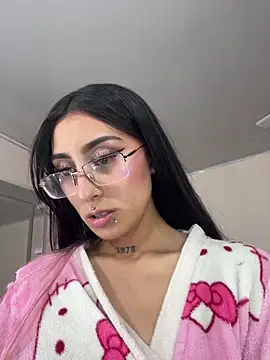 Snapshot of Violeet-Smith chatting on 20, 11, 2025 Violeet-Smith online show from 20, 11, 2025